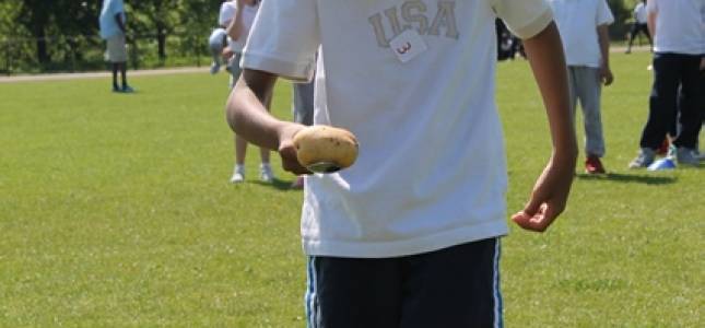 sports-day-2014-egg-and-spoon-1