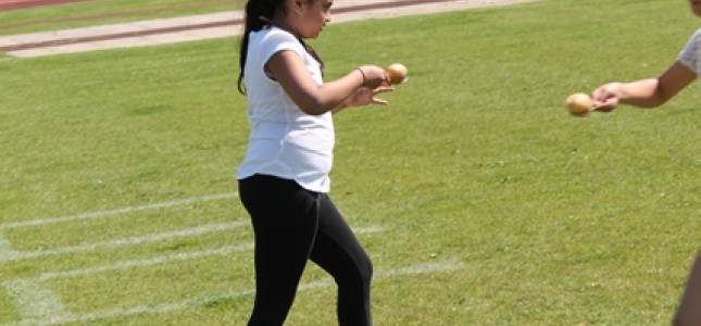 sports-day-2014-egg-and-spoon-3