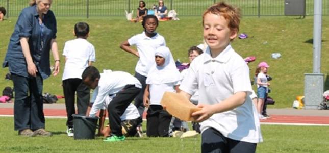 sports-day-19th-may-2014-sponge-and-bucket-race-18