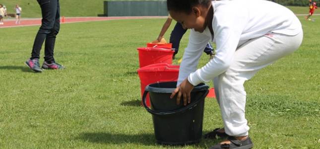 sports-day-19th-may-2014-sponge-and-bucket-race-22