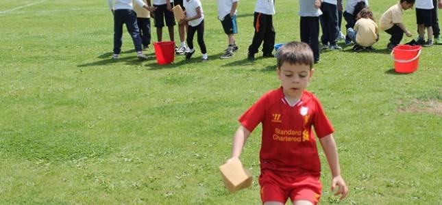 sports-day-19th-may-2014-sponge-and-bucket-race-26