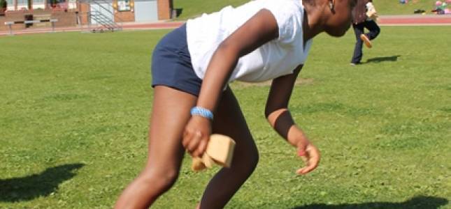 sports-day-19th-may-2014-sponge-and-bucket-race-36