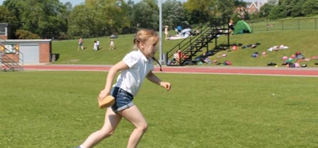 sports-day-19th-may-2014-sponge-and-bucket-race-39
