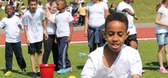 sports-day-19th-may-2014-sponge-and-bucket-race-4