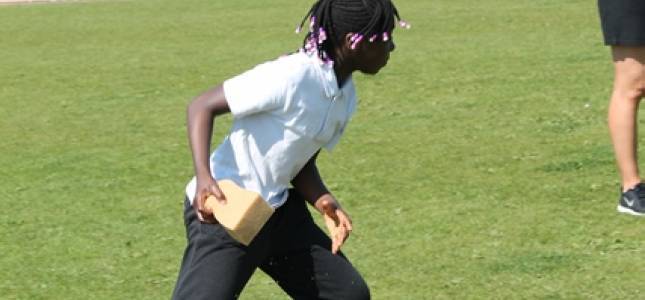 sports-day-19th-may-2014-sponge-and-bucket-race-45